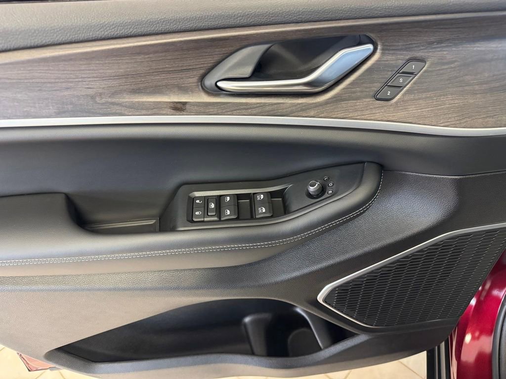 New 2026 Jeep Grand Cherokee Limited w/ Luxury Tech Group II image 20