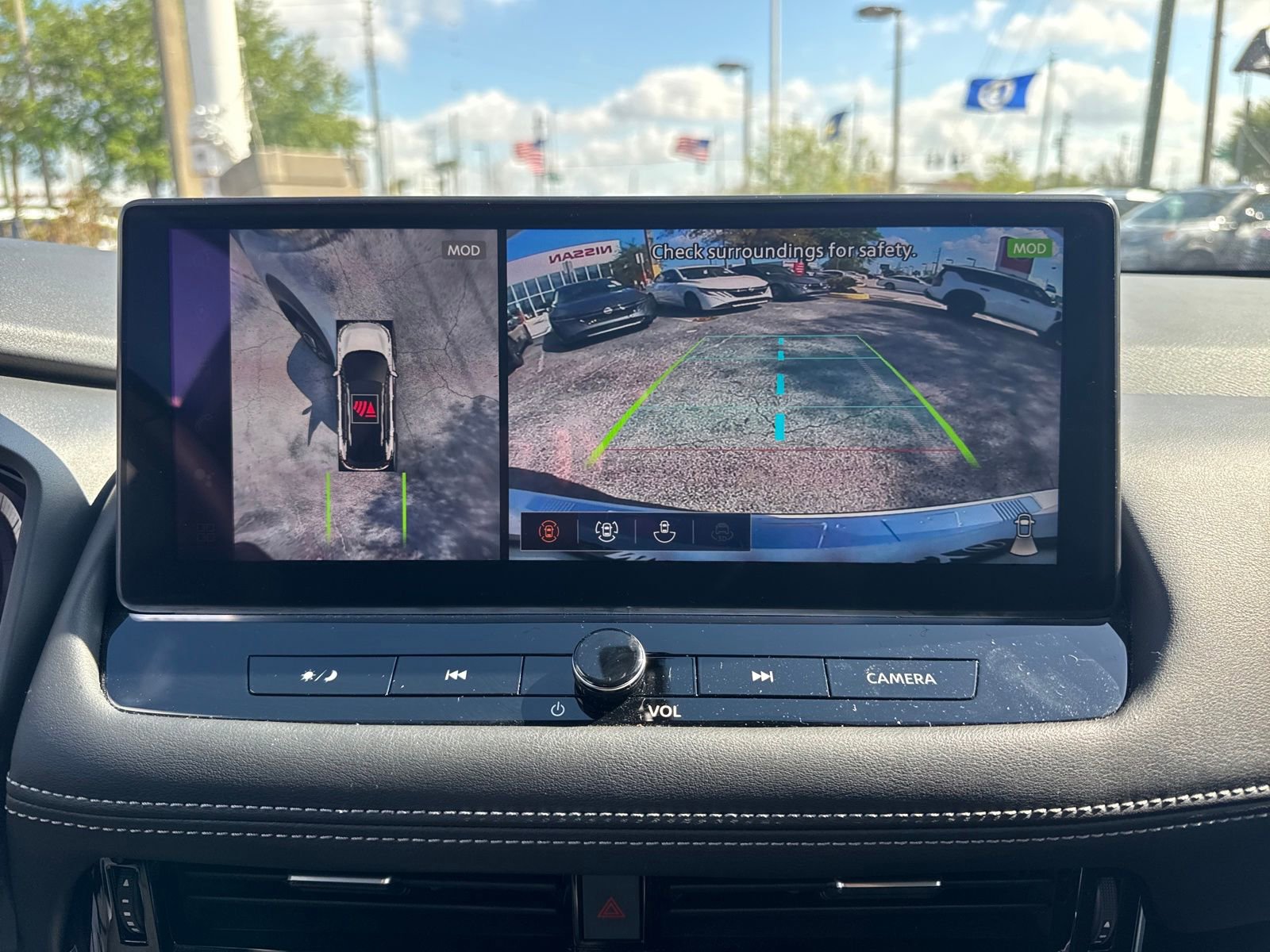 Certified 2025 Nissan Rogue SL w/ SL Premium Package image 20