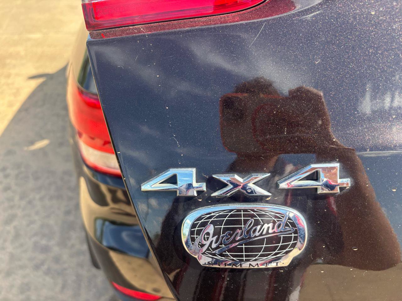 Used 2011 Jeep Grand Cherokee Overland Summit AWD/4WD image 35