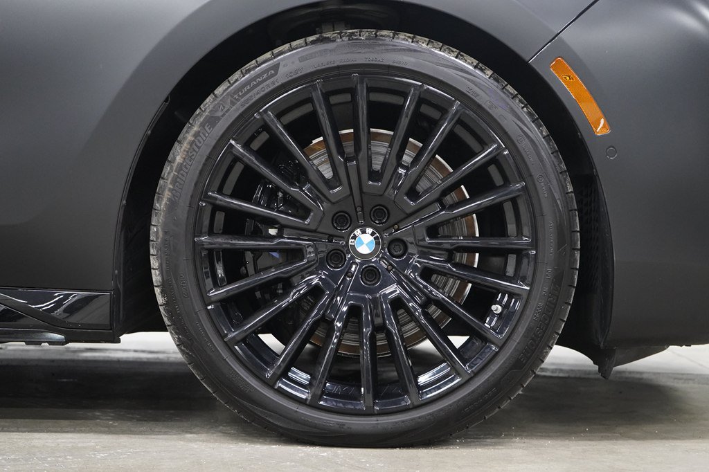 Used 2025 BMW 760i xDrive w/ Executive Package AWD/4WD image 41