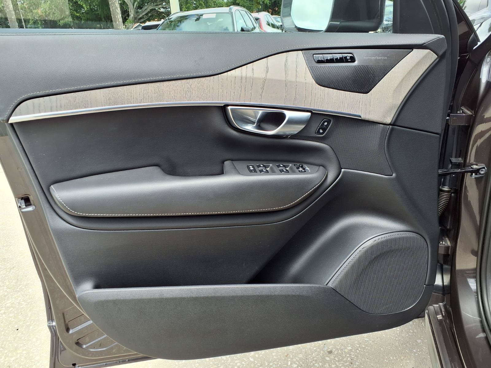 Certified 2023 Volvo XC90 B6 Ultimate w/ Protection Package Premier AWD/4WD image 24