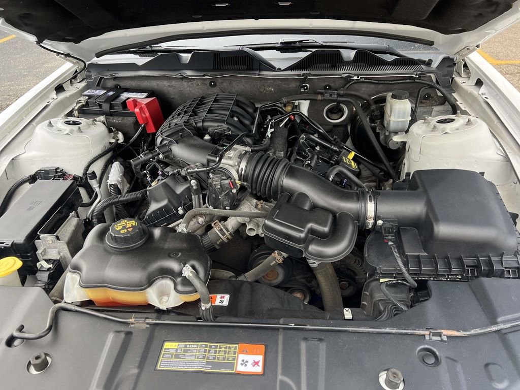 Used 2013 Ford Mustang Premium image 9