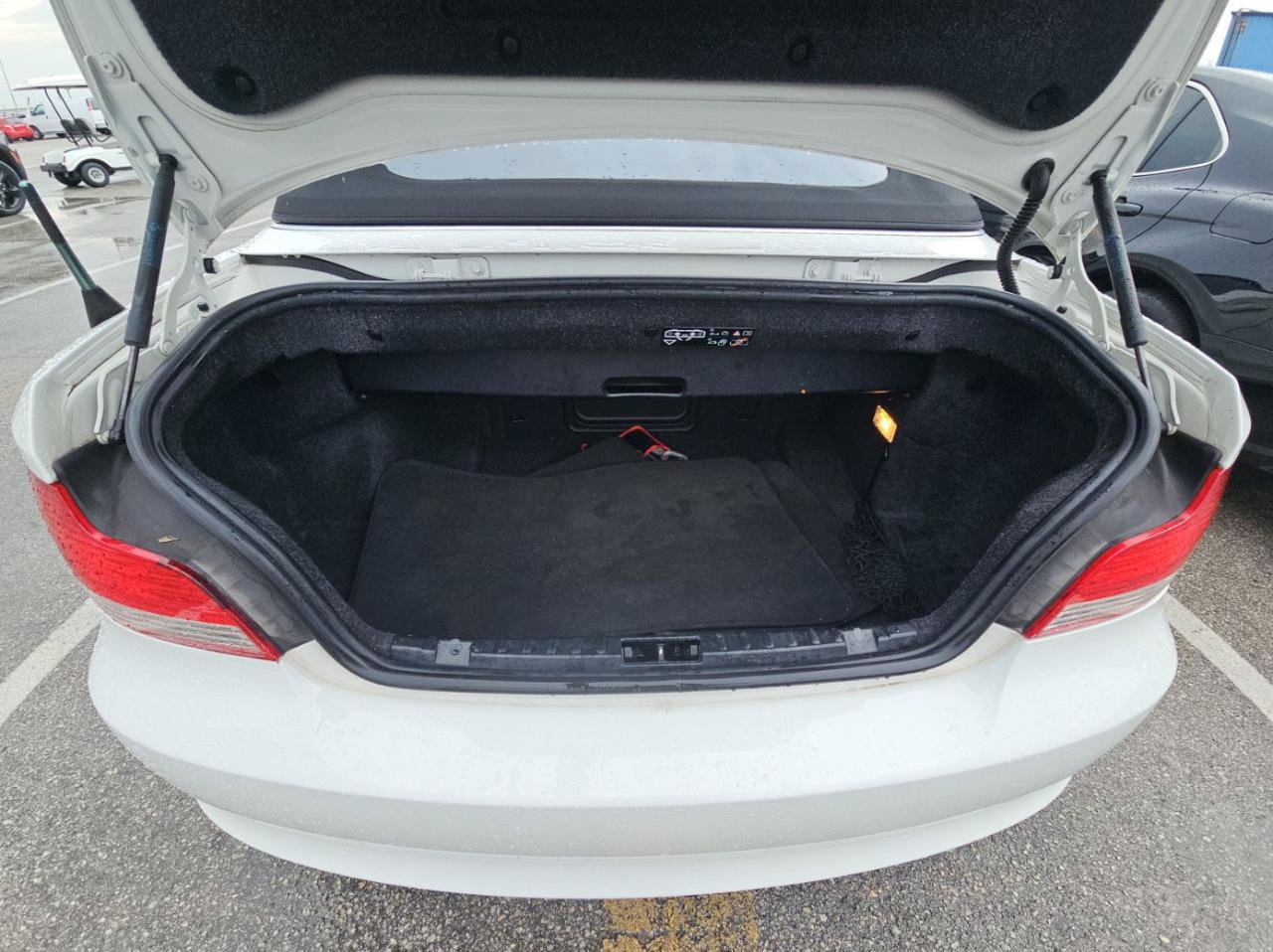 Used 2011 BMW 128i Convertible RWD image 15