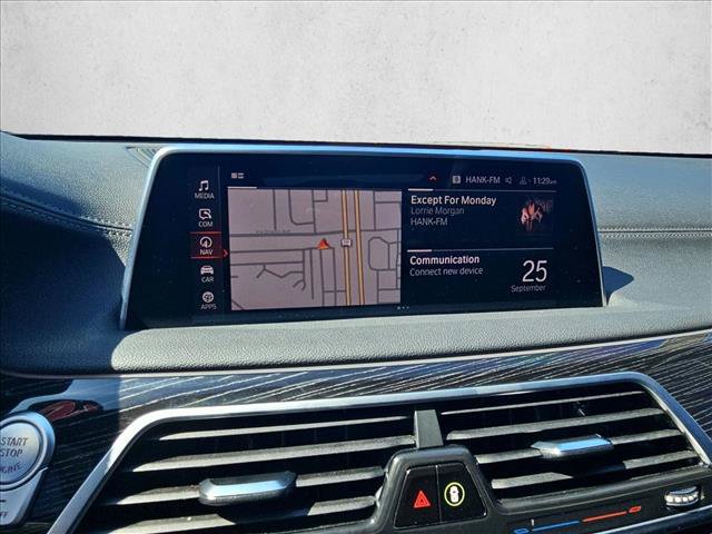Used 2022 BMW 740i w/ M Sport Package RWD image 15