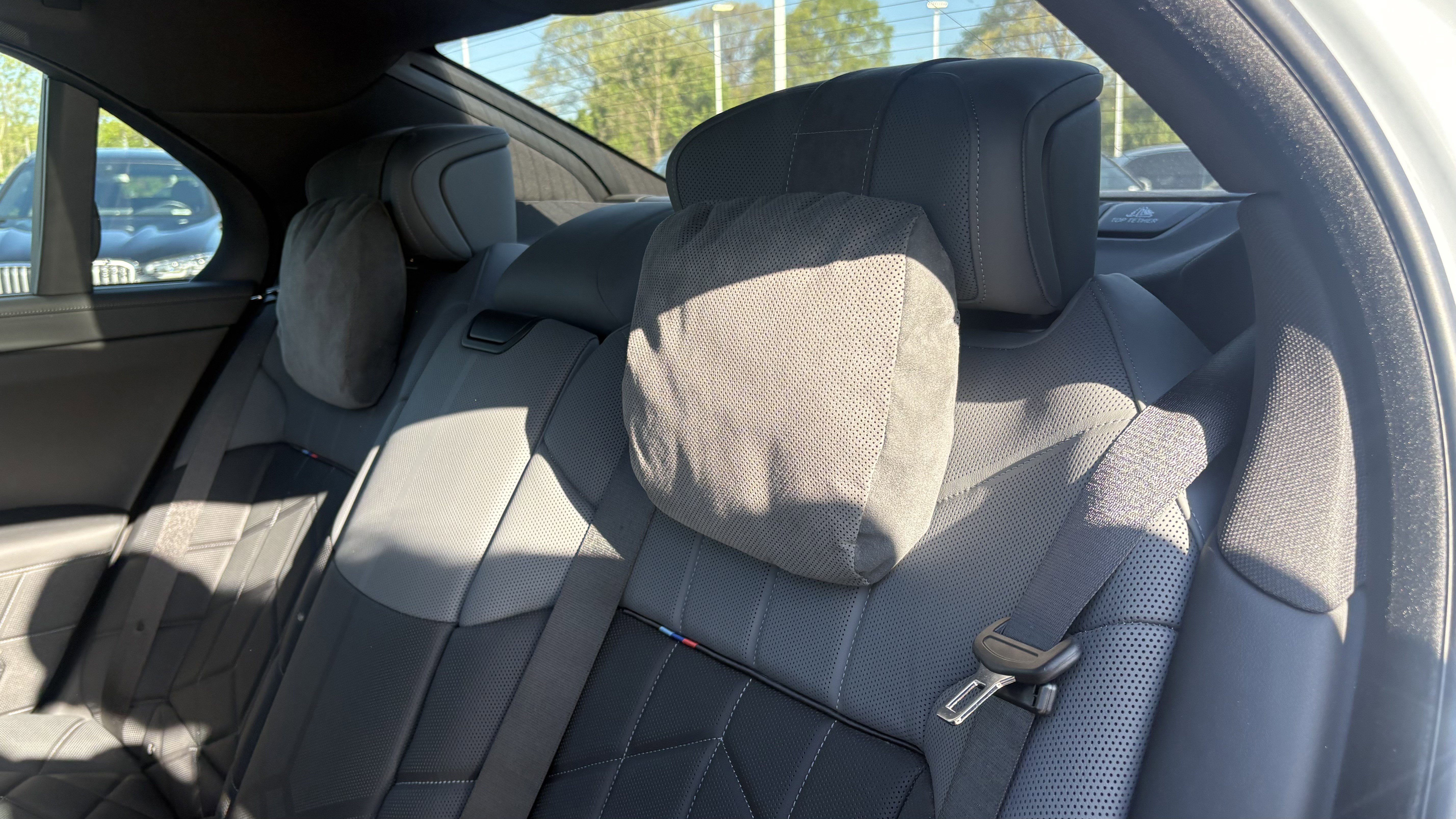 Certified 2023 BMW i7 xDrive60 w/ Executive Package 2 AWD/4WD image 30