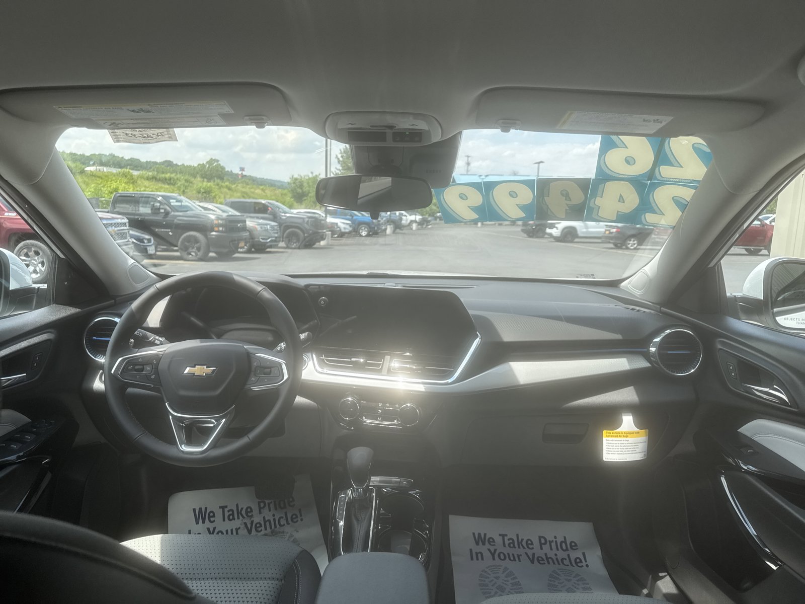 New 2026 Chevrolet Trax LT w/ LT Convenience Package FWD image 8
