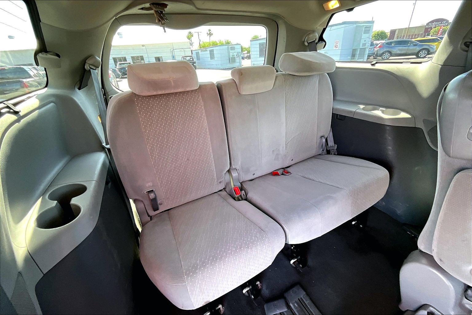 Used 2019 Toyota Sienna LE FWD image 24