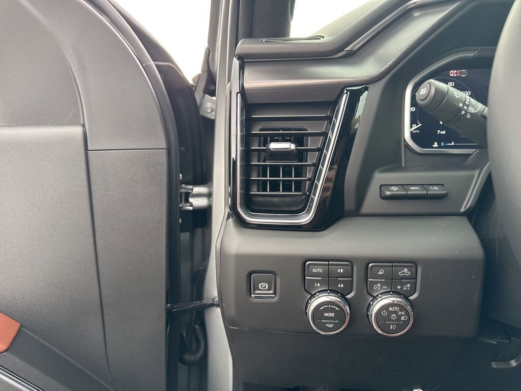 New 2026 GMC Sierra 3500 Denali Ultimate image 14