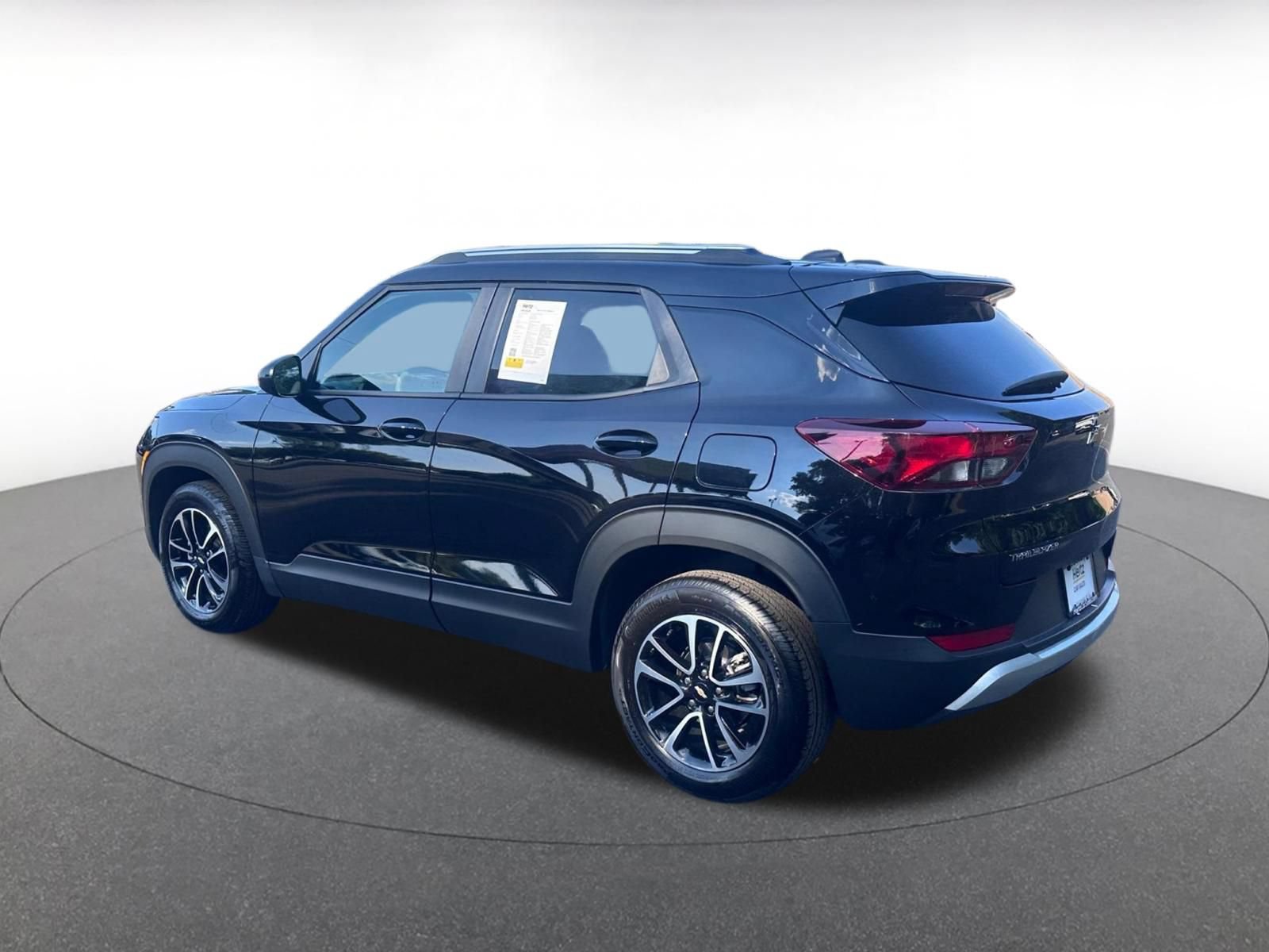 Used 2025 Chevrolet TrailBlazer LT FWD image 14