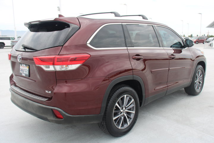 Used 2019 Toyota Highlander XLE w/ Protection Package #3 FWD image 3
