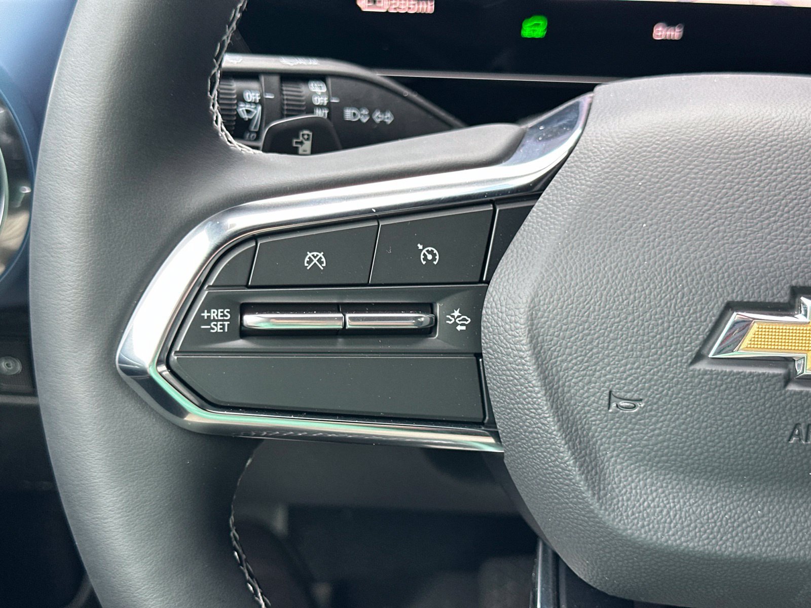 New 2026 Chevrolet Equinox EV LT FWD image 26