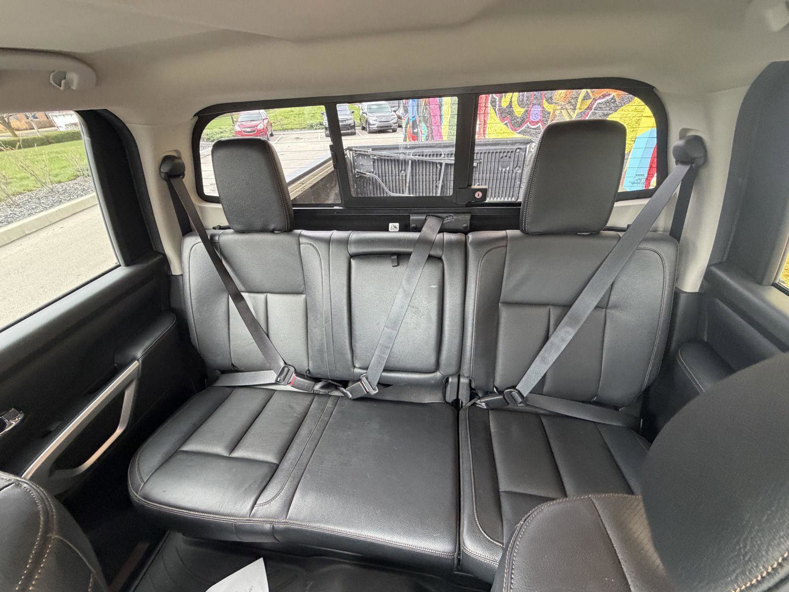 Used 2017 Nissan Titan SL image 9