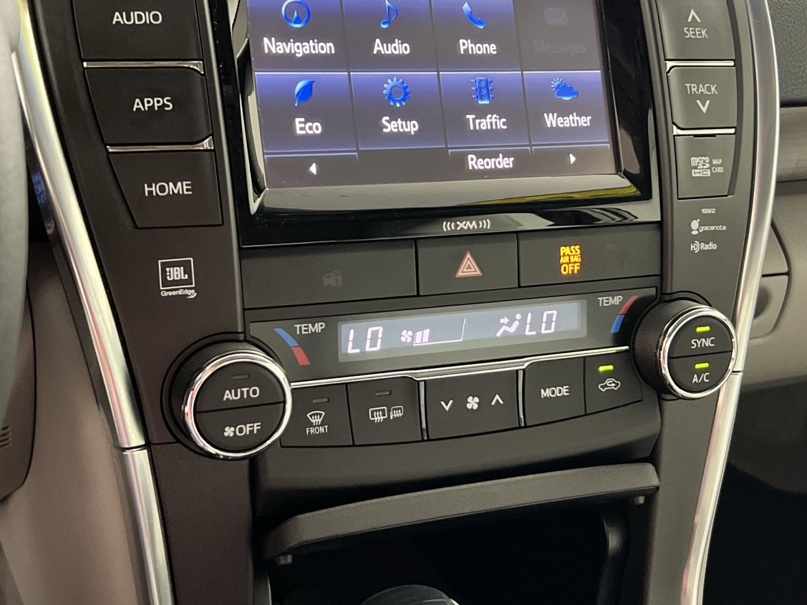 Used 2016 Toyota Camry XLE FWD image 19