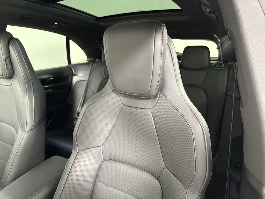 Certified 2025 Porsche Macan 4 Electric AWD/4WD image 40