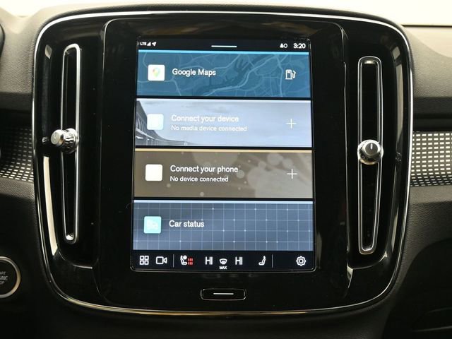 Used 2023 Volvo XC40 B5 Plus w/ Protection Package Premier image 12