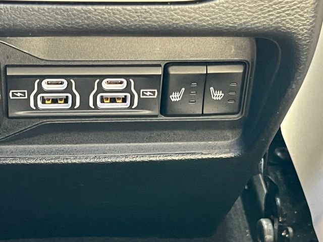 Used 2025 Jeep Grand Cherokee Limited w/ Luxury Tech Group II image 39