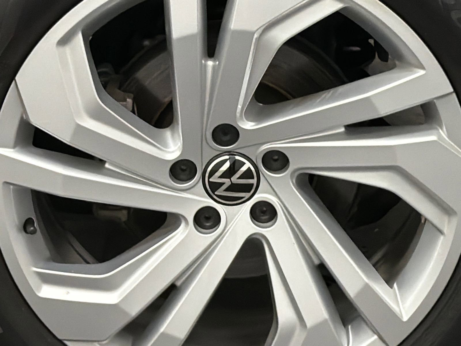 Used 2021 Volkswagen Atlas Cross Sport SEL image 5