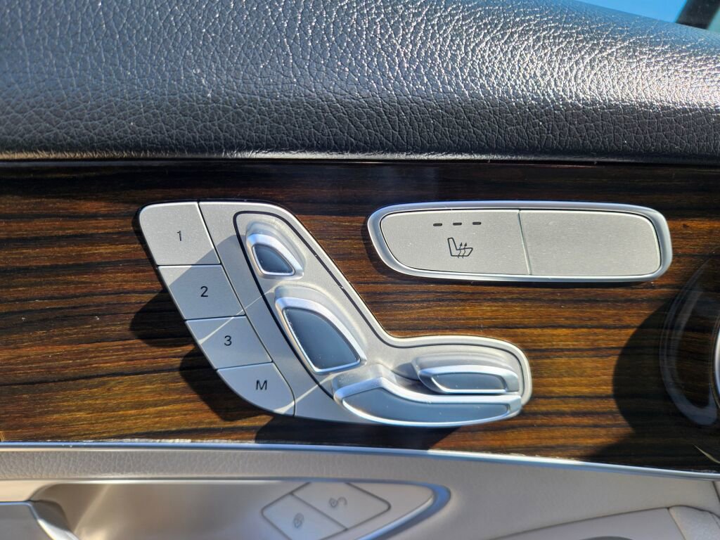 Used 2017 Mercedes-Benz GLC 300 4MATIC w/ Premium 1 Package image 20