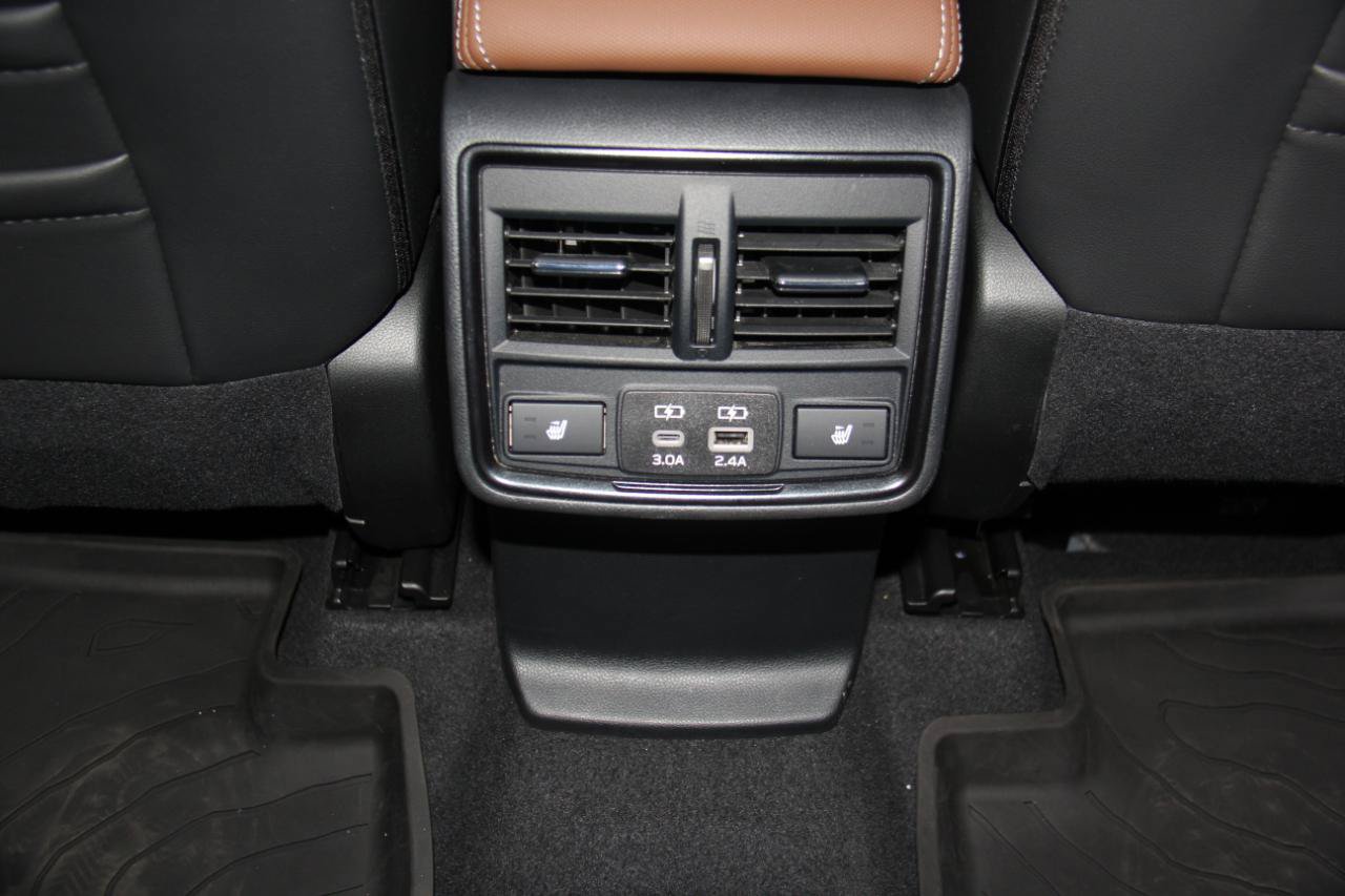 Used 2025 Subaru Forester Touring AWD/4WD image 22