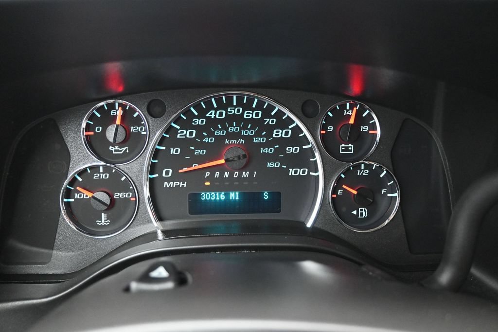 Used 2024 Chevrolet Express 3500 LT w/ LT Preferred Equipment Group RWD image 16