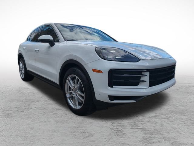 Used 2024 Porsche Cayenne Coupe image 3