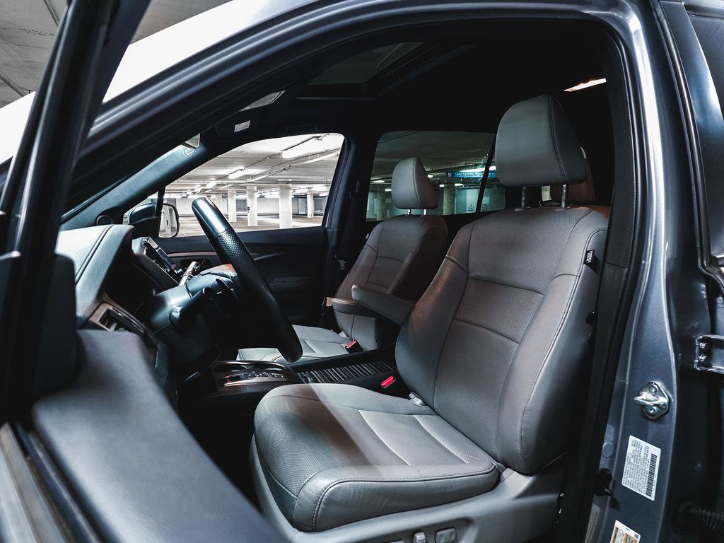 Used 2023 Honda Passport EX-L image 16