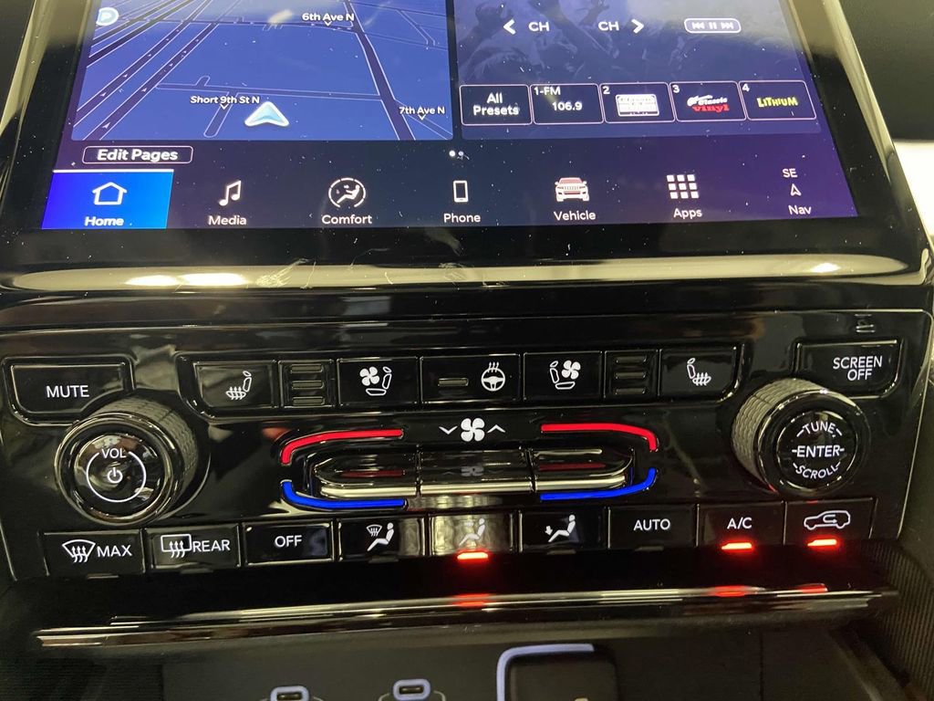 New 2025 Jeep Grand Cherokee L Limited w/ Luxury Tech Group II image 17