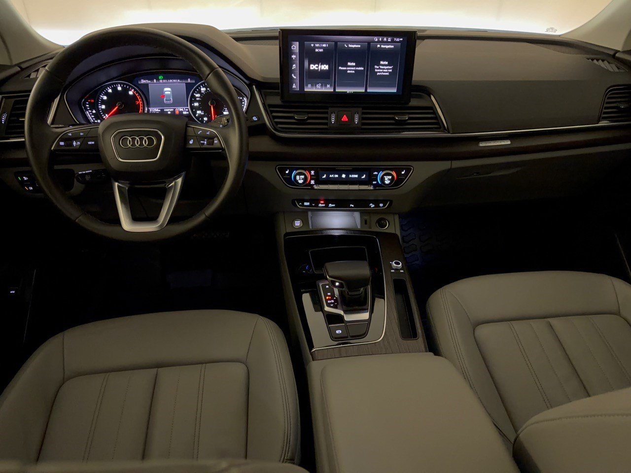 Used 2023 Audi Q5 2.0T Premium w/ Convenience Package AWD/4WD image 17