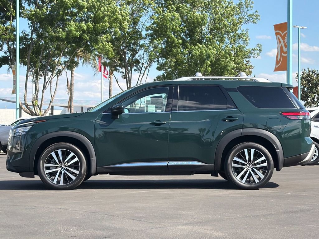 Used 2023 Nissan Pathfinder Platinum FWD image 6