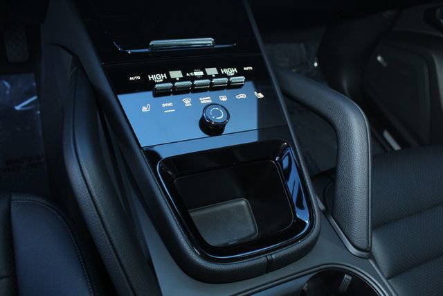 Certified 2025 Porsche Cayenne Base image 16