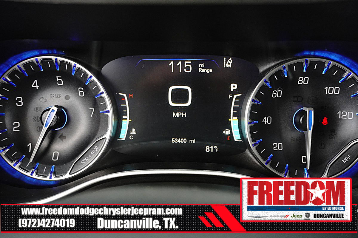 Used 2024 Chrysler Pacifica Touring-L FWD image 31