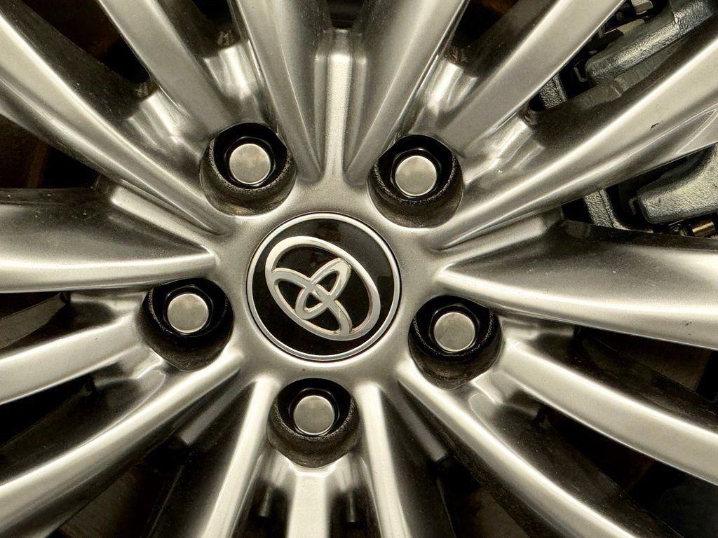 Used 2026 Toyota Highlander Platinum image 15