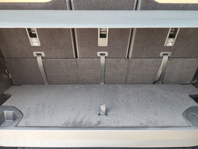 New 2025 Land Rover Defender 130 S image 23