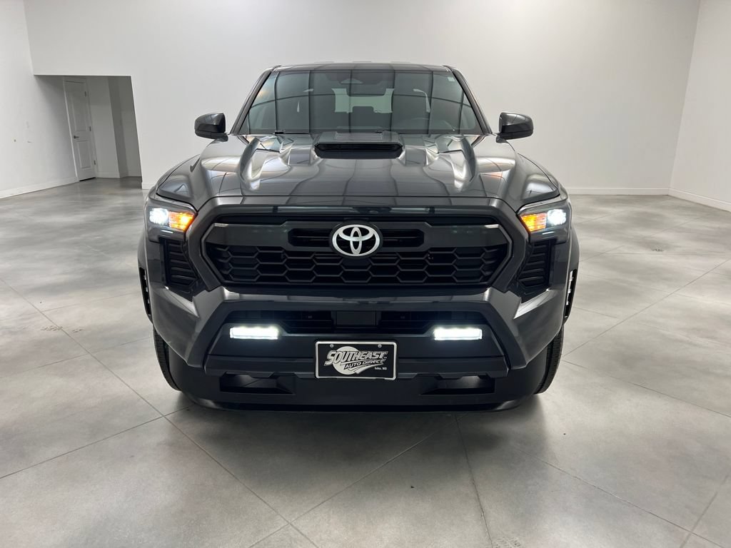 Used 2024 Toyota Tacoma TRD Sport RWD image 4