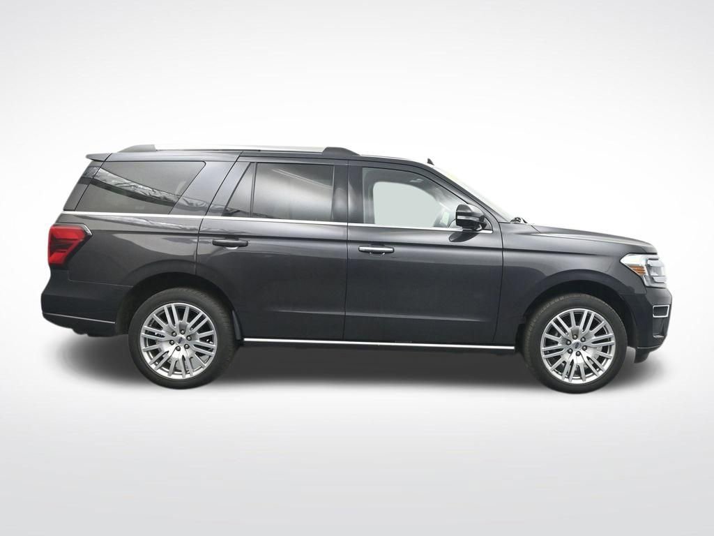 Used 2024 Ford Expedition Limited image 4