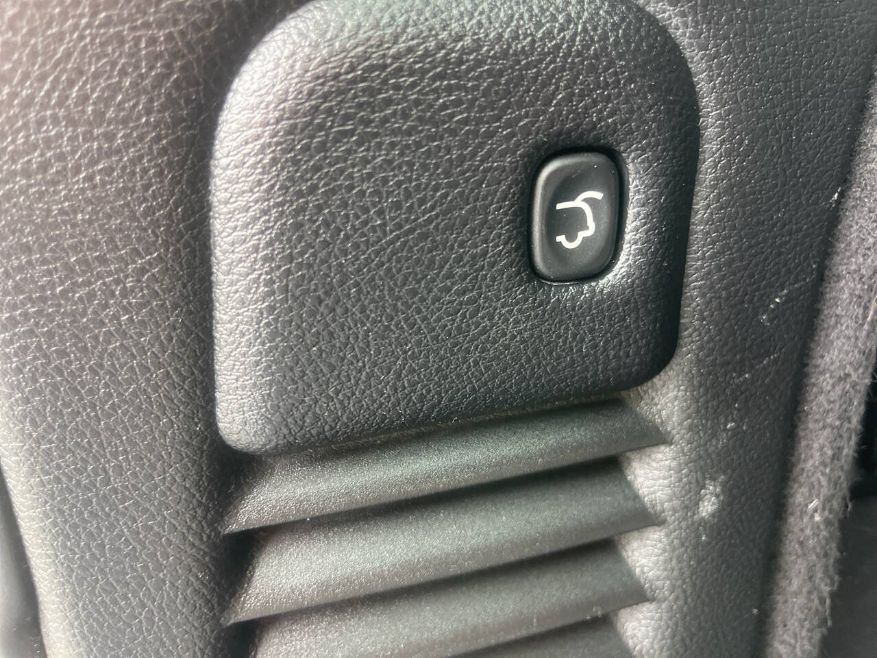Used 2016 Dodge Durango Limited w/ Nav & Power Liftgate Group AWD/4WD image 31