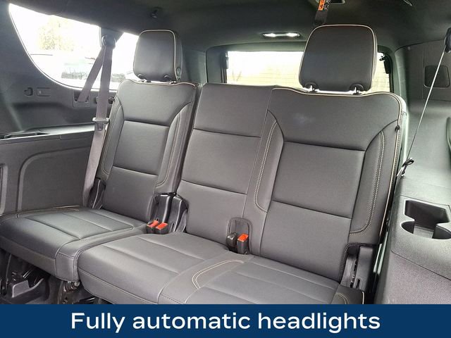 Used 2025 Chevrolet Suburban Premier AWD/4WD image 22