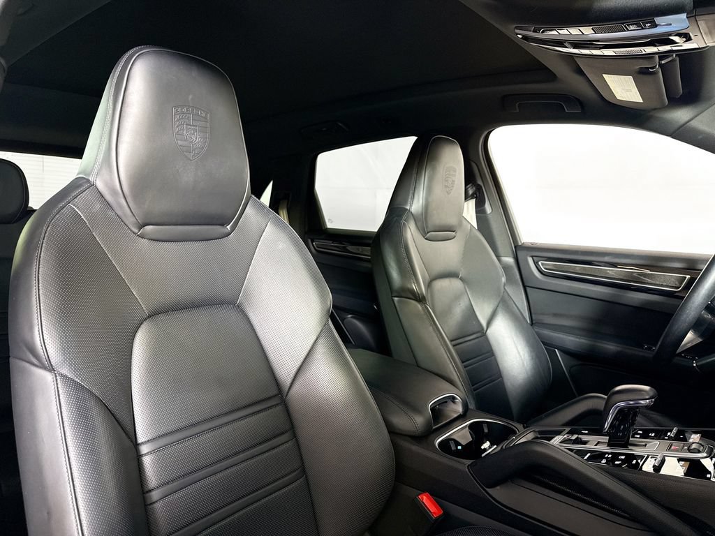 Certified 2023 Porsche Cayenne Platinum Edition AWD/4WD image 18