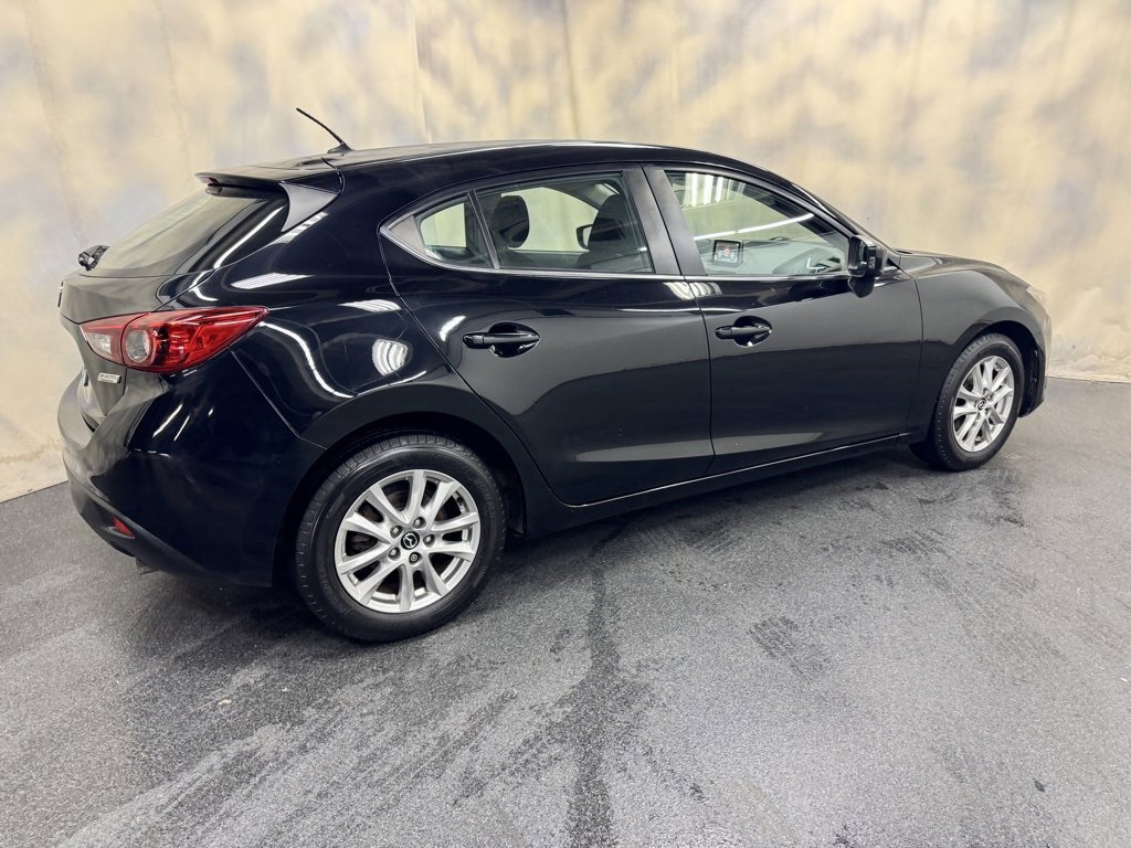 Used 2015 MAZDA MAZDA3 i Touring image 10