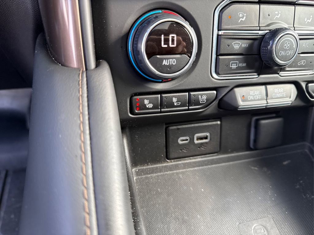 Used 2023 Chevrolet Tahoe High Country image 34