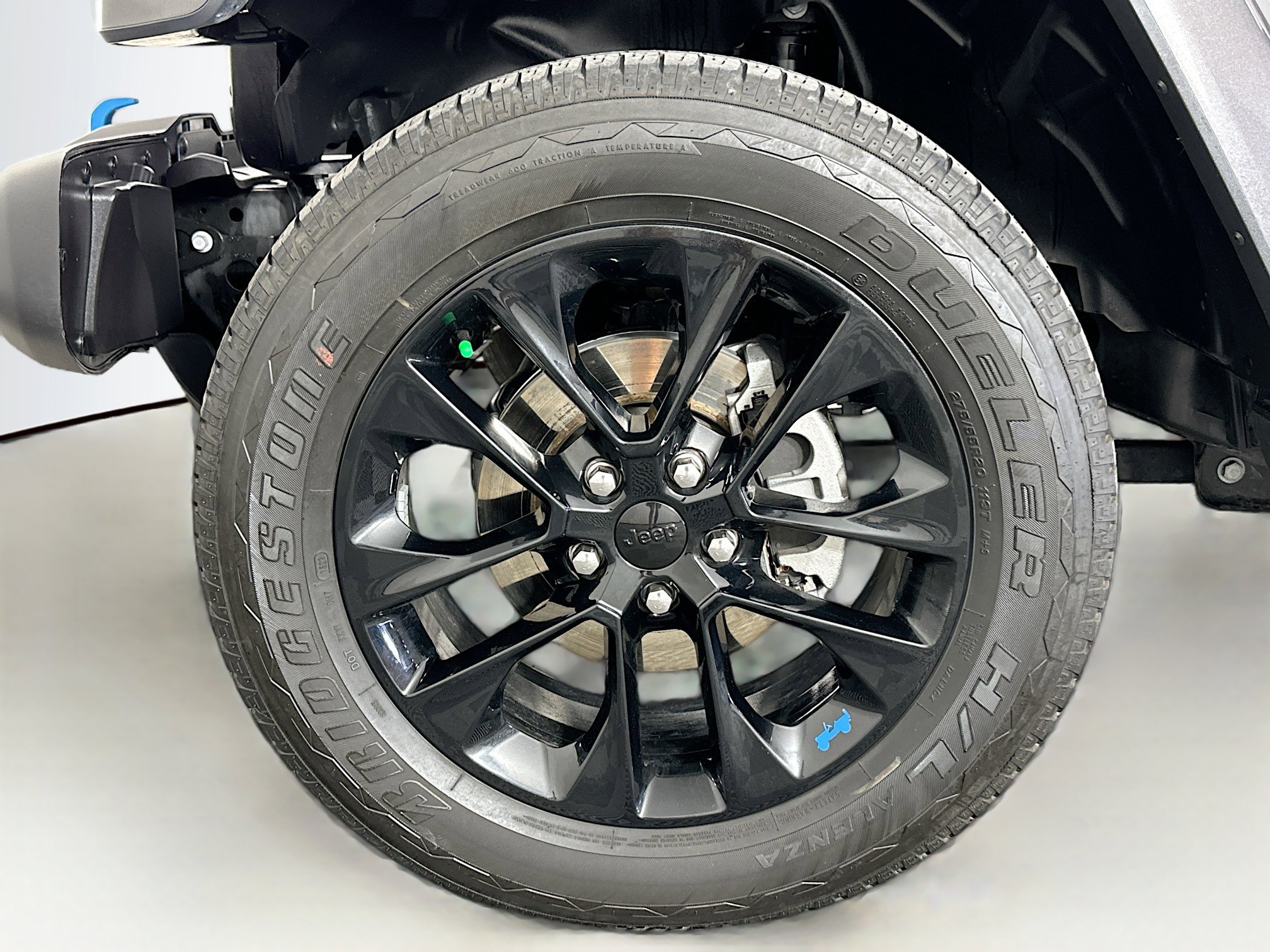 Used 2023 Jeep Wrangler Unlimited Sahara w/ Cold Weather Group AWD/4WD image 11