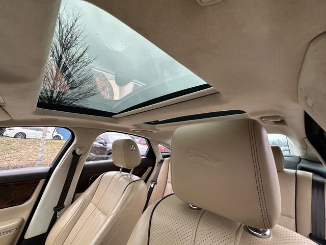 Used 2014 Jaguar XJ AWD image 32