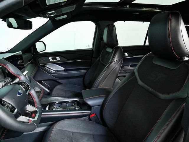 Used 2025 Ford Explorer ST AWD/4WD image 5
