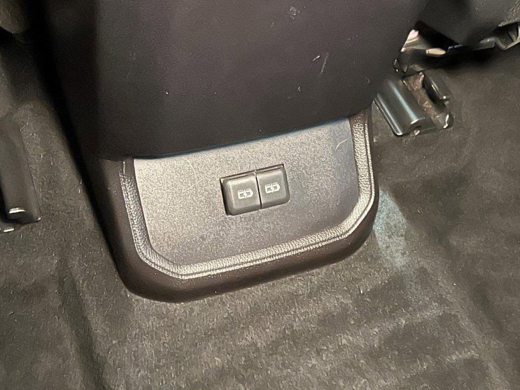 Used 2022 Toyota Highlander XLE image 22