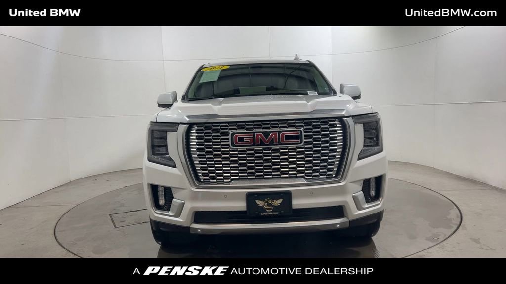 Used 2021 GMC Yukon Denali w/ Denali Premium Package image 3