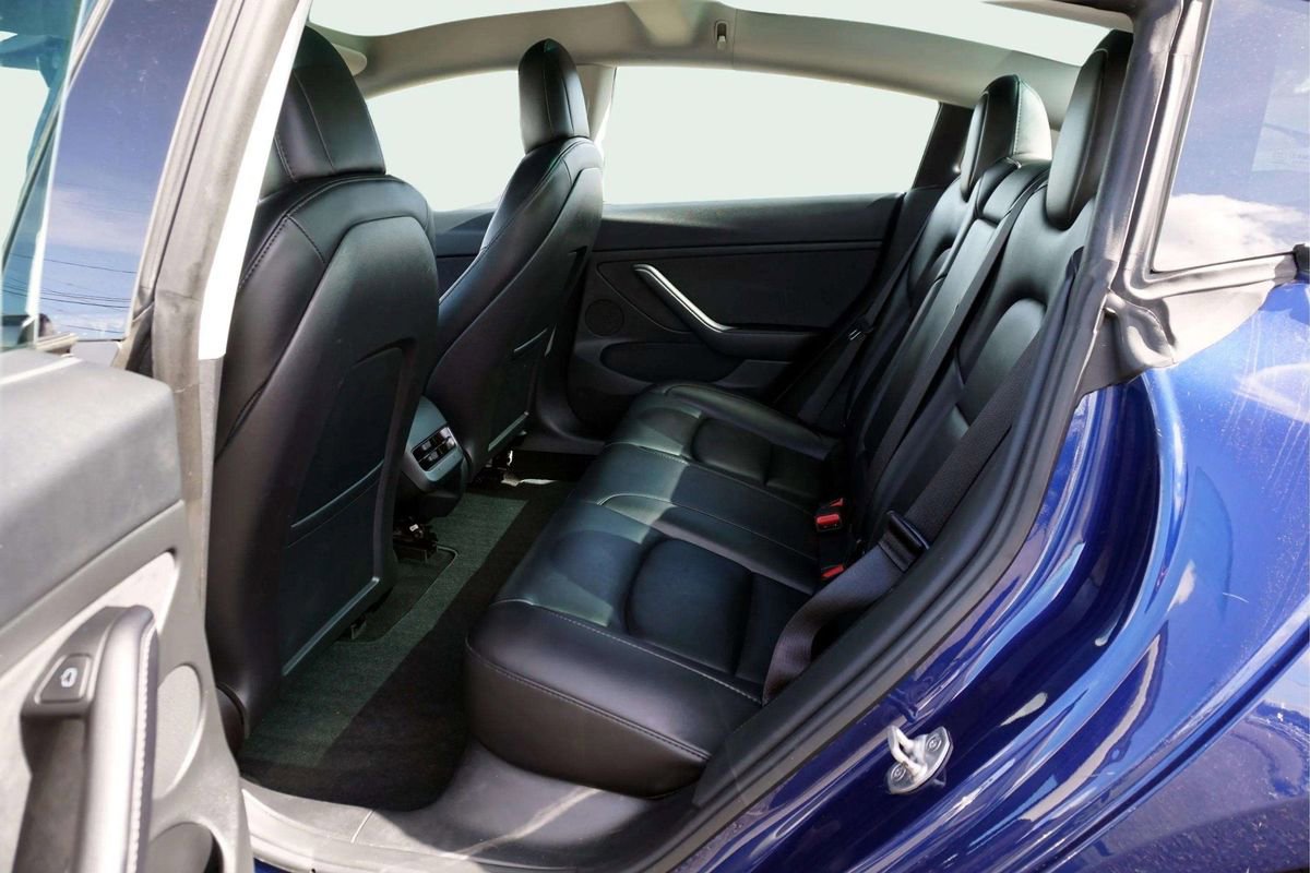 Used 2023 Tesla Model 3 Standard Range image 16