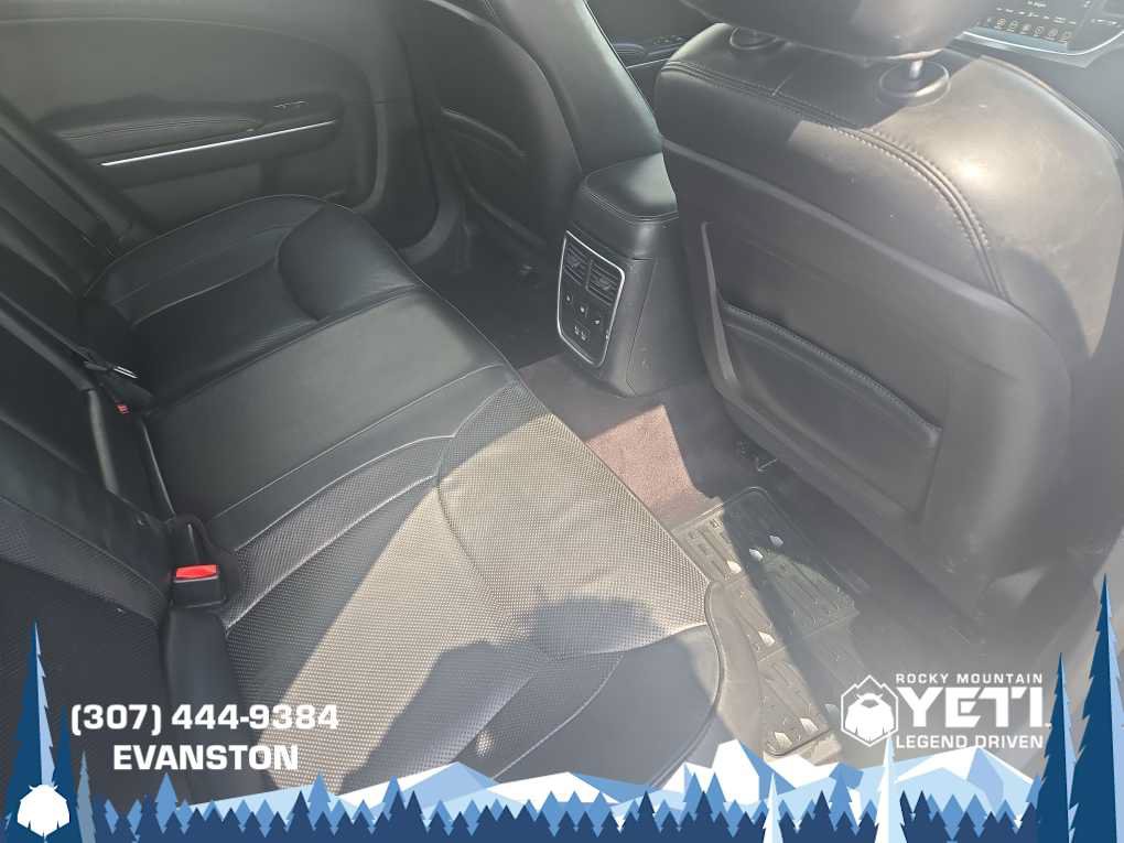 Used 2017 Chrysler 300 C AWD/4WD image 11