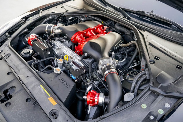 Used 2014 Nissan GT-R Premium w/ Premium Interior Package AWD/4WD image 17