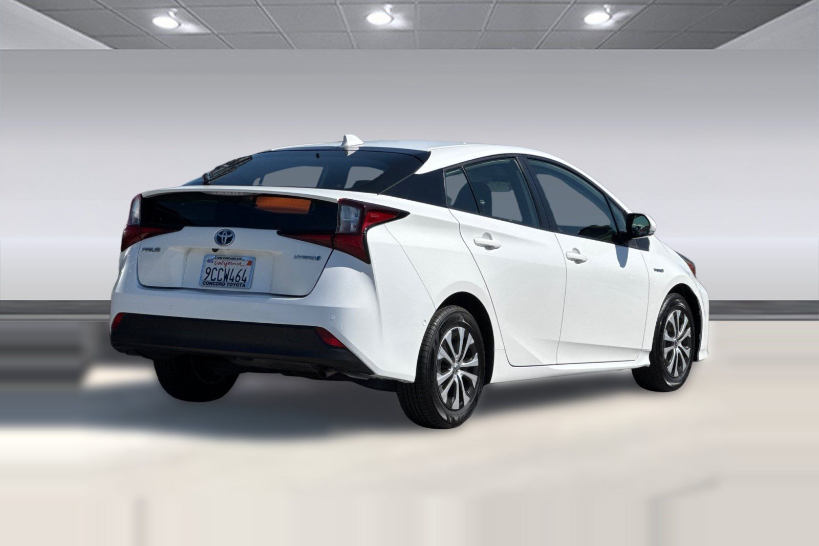 Certified 2022 Toyota Prius LE FWD image 9