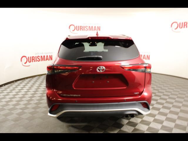 Used 2022 Toyota Highlander XSE FWD image 5